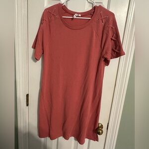 Cable & Gauge Coral Short Sleeve Lace-Up Top